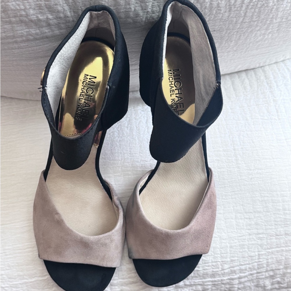 Michael Kors Elegant Black and Cream Heels